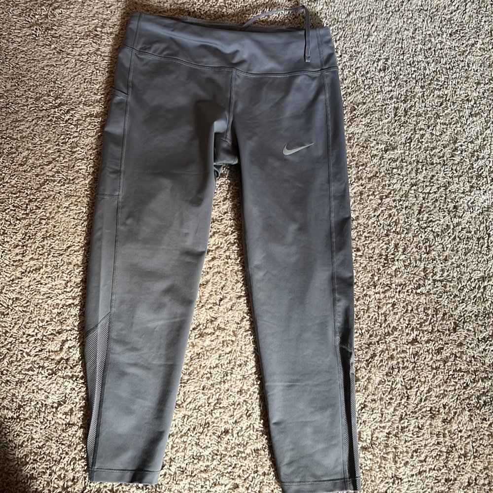Nike quarter length leggings